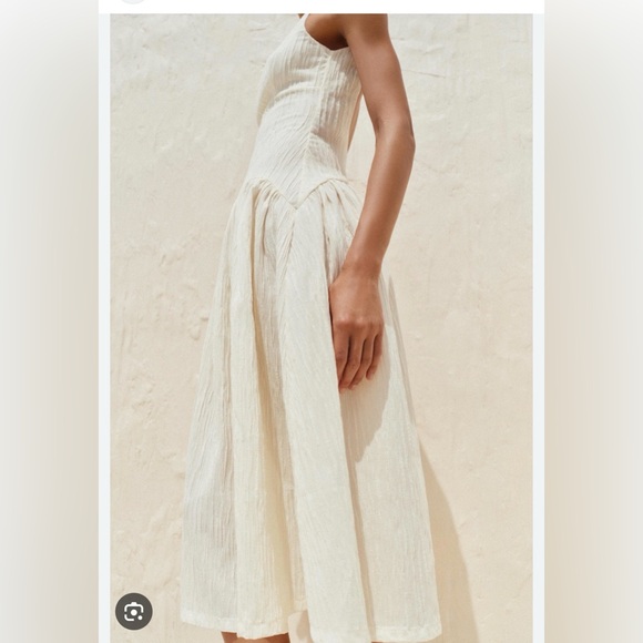 Zara Cream Backless Dress - Picture 3 of 11
